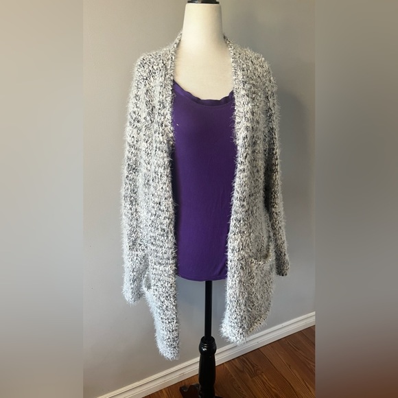 Womans’s Extra Cozy Sweater w/ Pockets/ open Front! - Picture 7 of 13